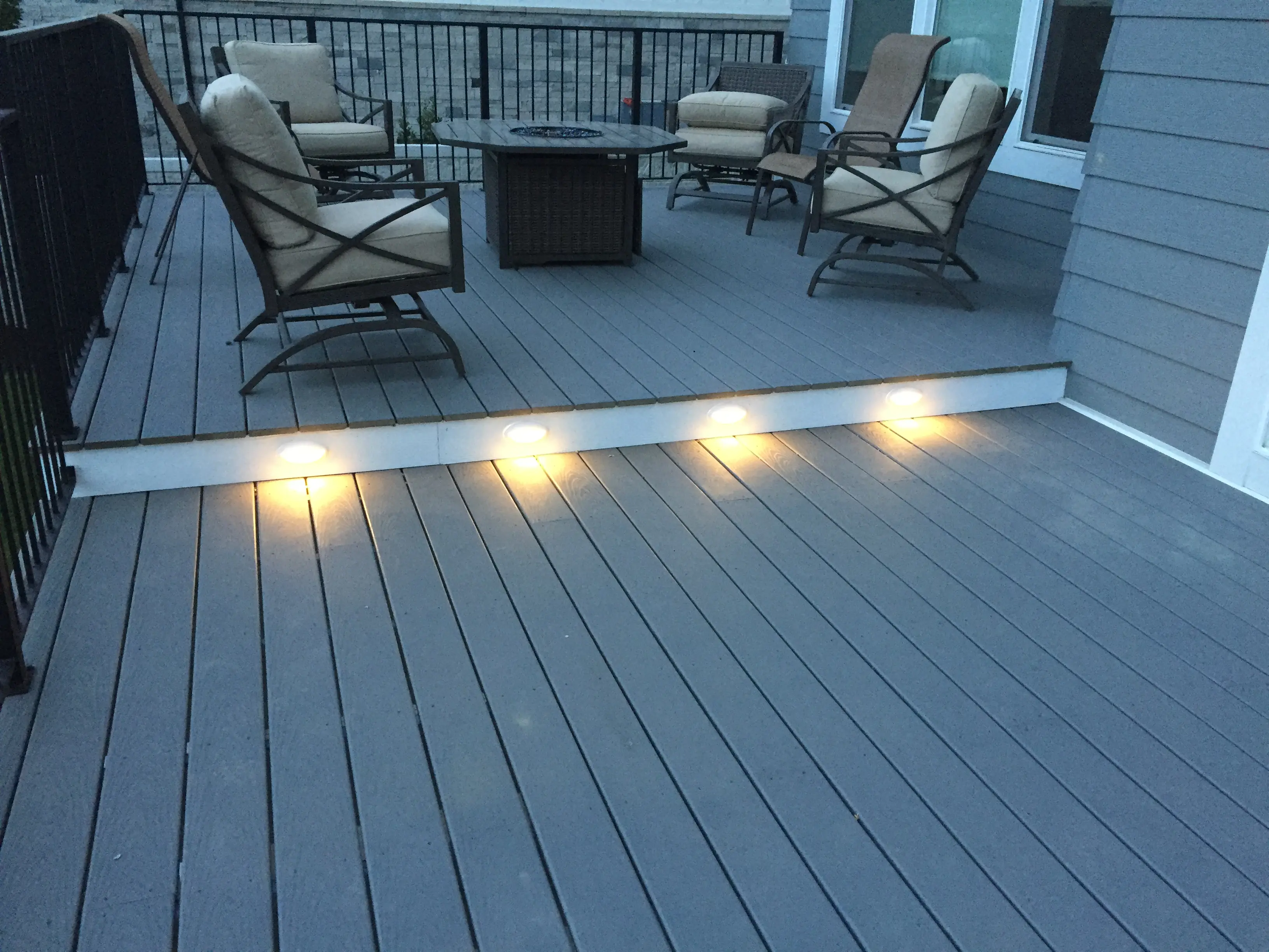 Trex Select-Pebble Grey with White-2