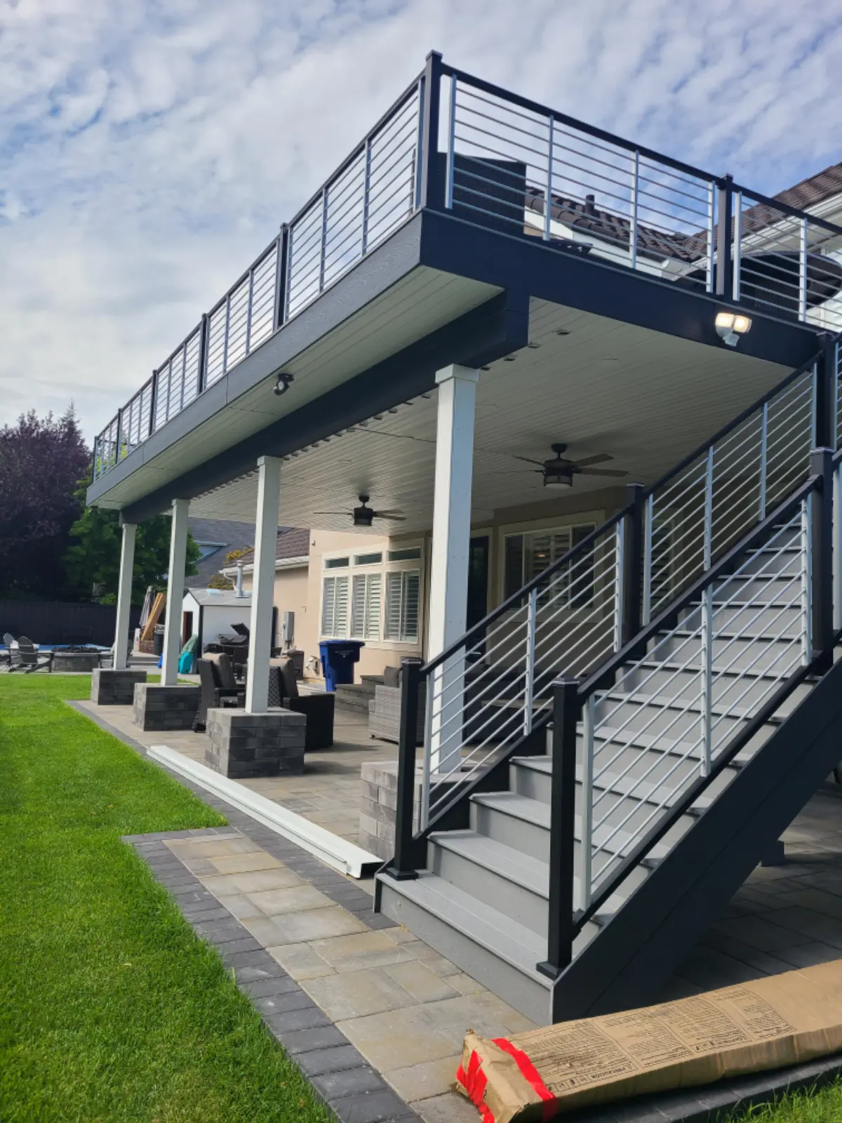 Trex Select-Pebble Grey with Winchester Grey facia