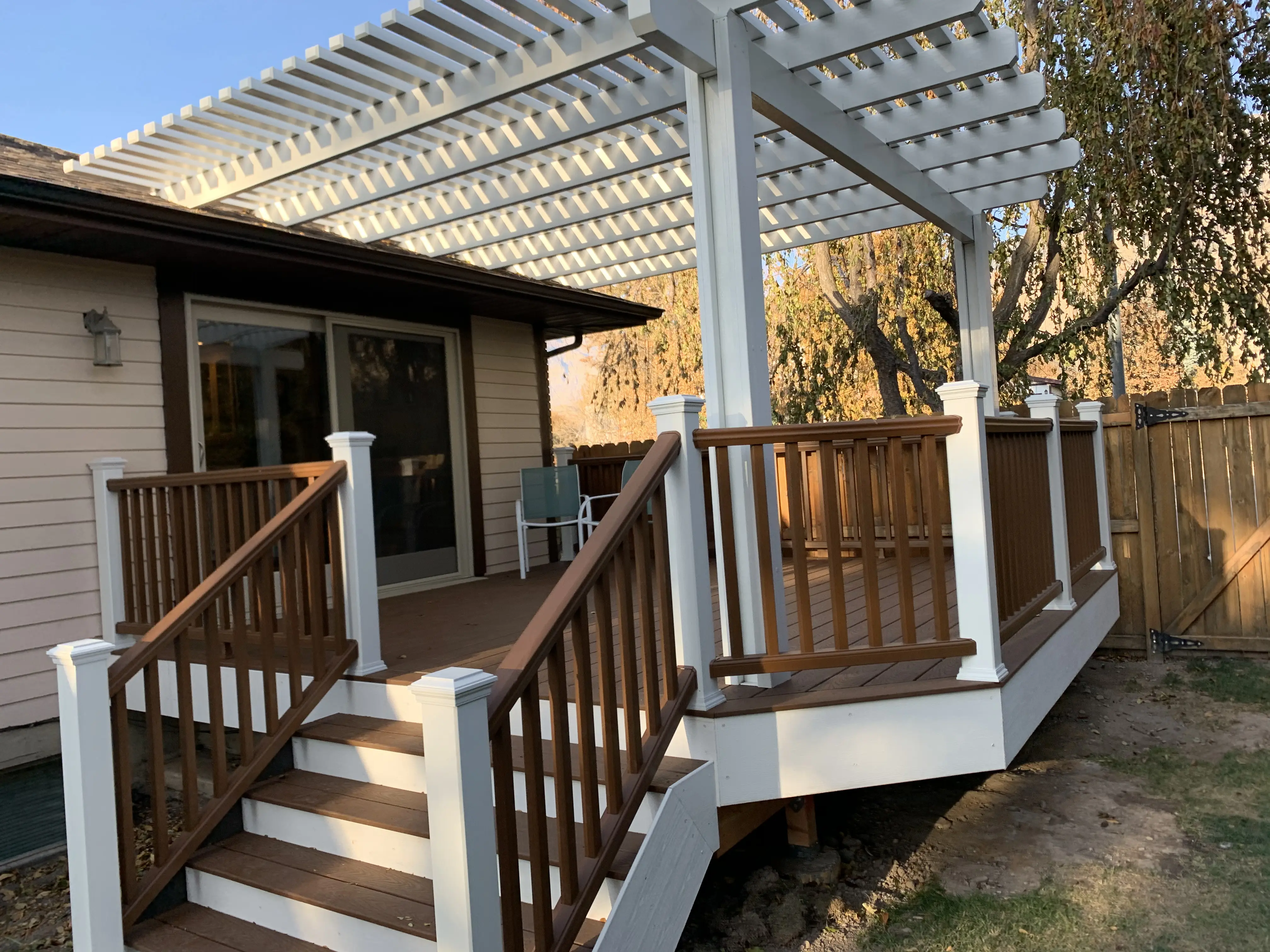 Trex Slect- Saddle with white facia