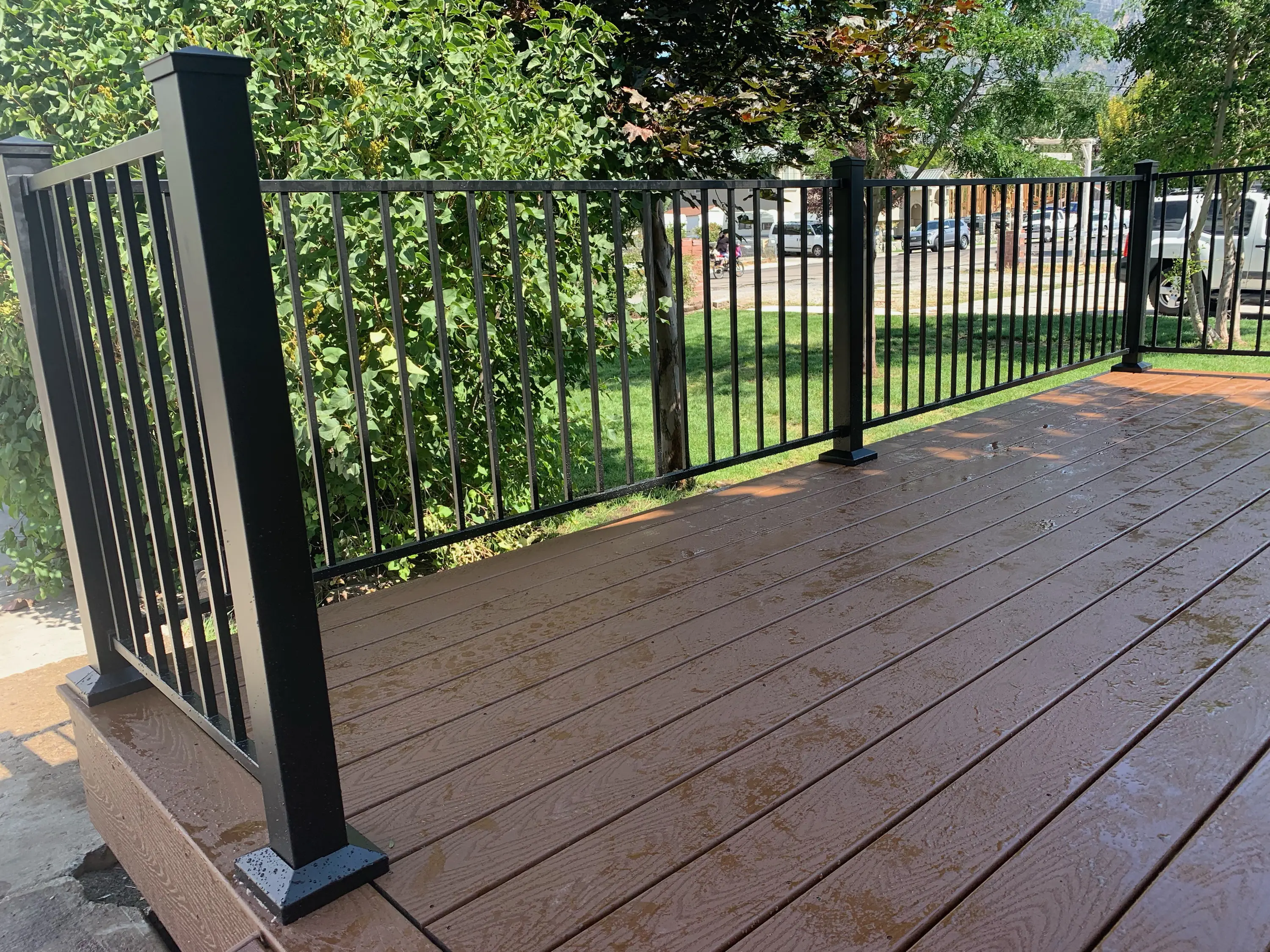 Install Cinch Deck Railing in Utah | Blackrock Decks Transform your deck with the installation of safe and sleek Cinch Deck Railing in Utah. Contact Blackrock Decks today for an estimate!