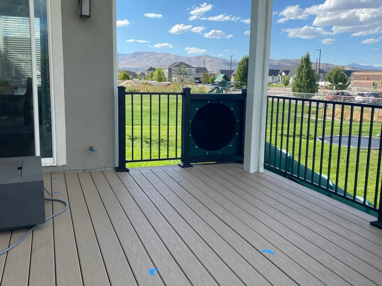 Install Cinch Deck Railing in Utah | Blackrock Decks Transform your deck with the installation of safe and sleek Cinch Deck Railing in Utah. Contact Blackrock Decks today for an estimate!