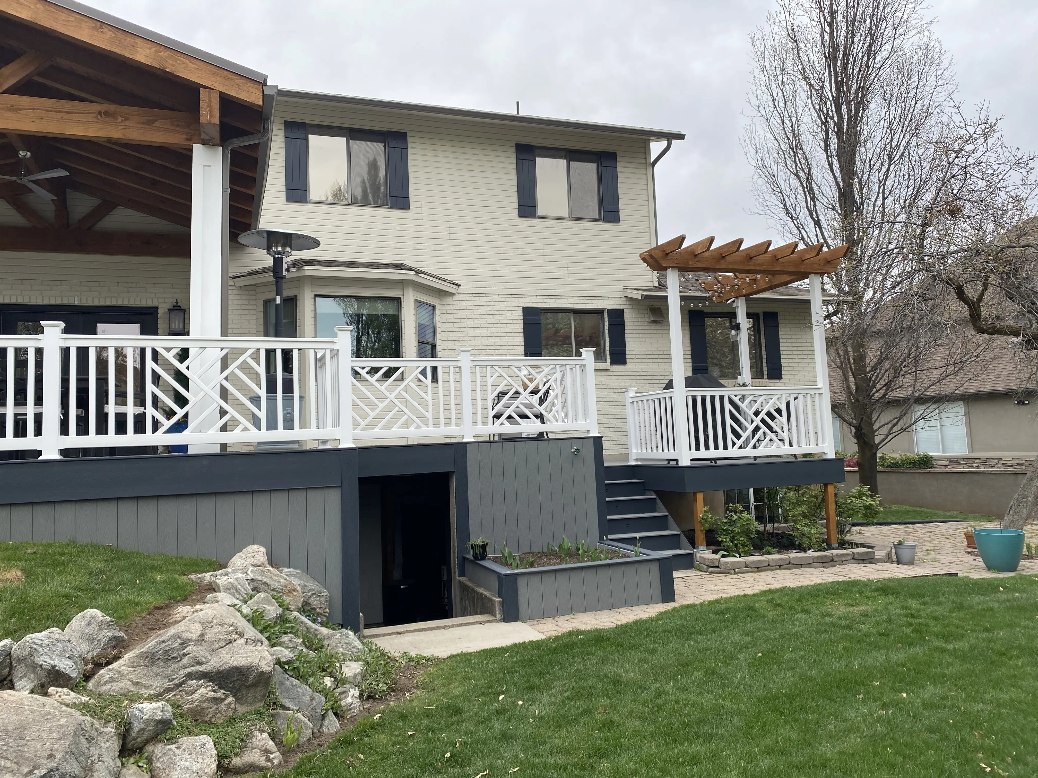 trex select winchester grey and pebble grey