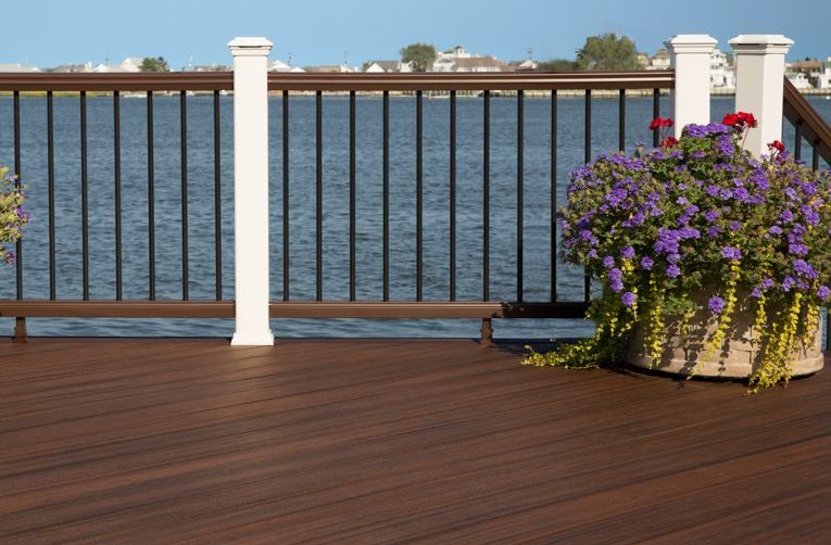 Enhance your outdoor living space with custom vinyl deck railing from Blackrock Decks in Utah. Contact us today for an estimate!